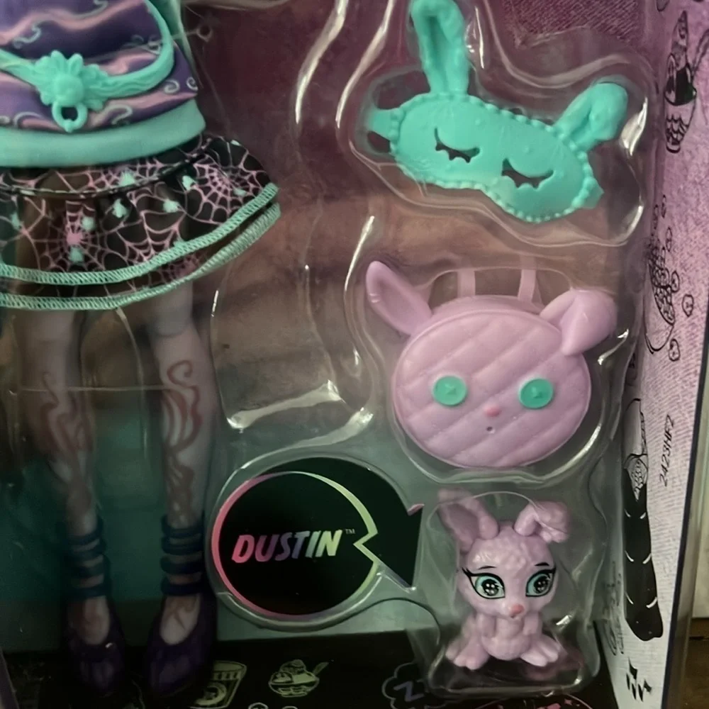 Monster High Clawdeen Wolf Fashion Doll & Pet Crescent New 2022